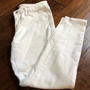 Mossimo white mid rise jeggings size 6